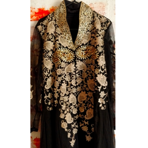 Black Embroidered Kurta Size Large - Picture 2 of 3